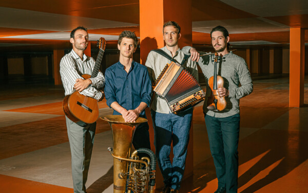 Pressefoto orange quer